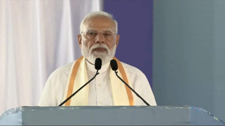 PM Modi: पीएम मोदी आज रात राष्ट्र को करेंगे संबोधित, इस मुद्दे पर कर सकते हैं बात!