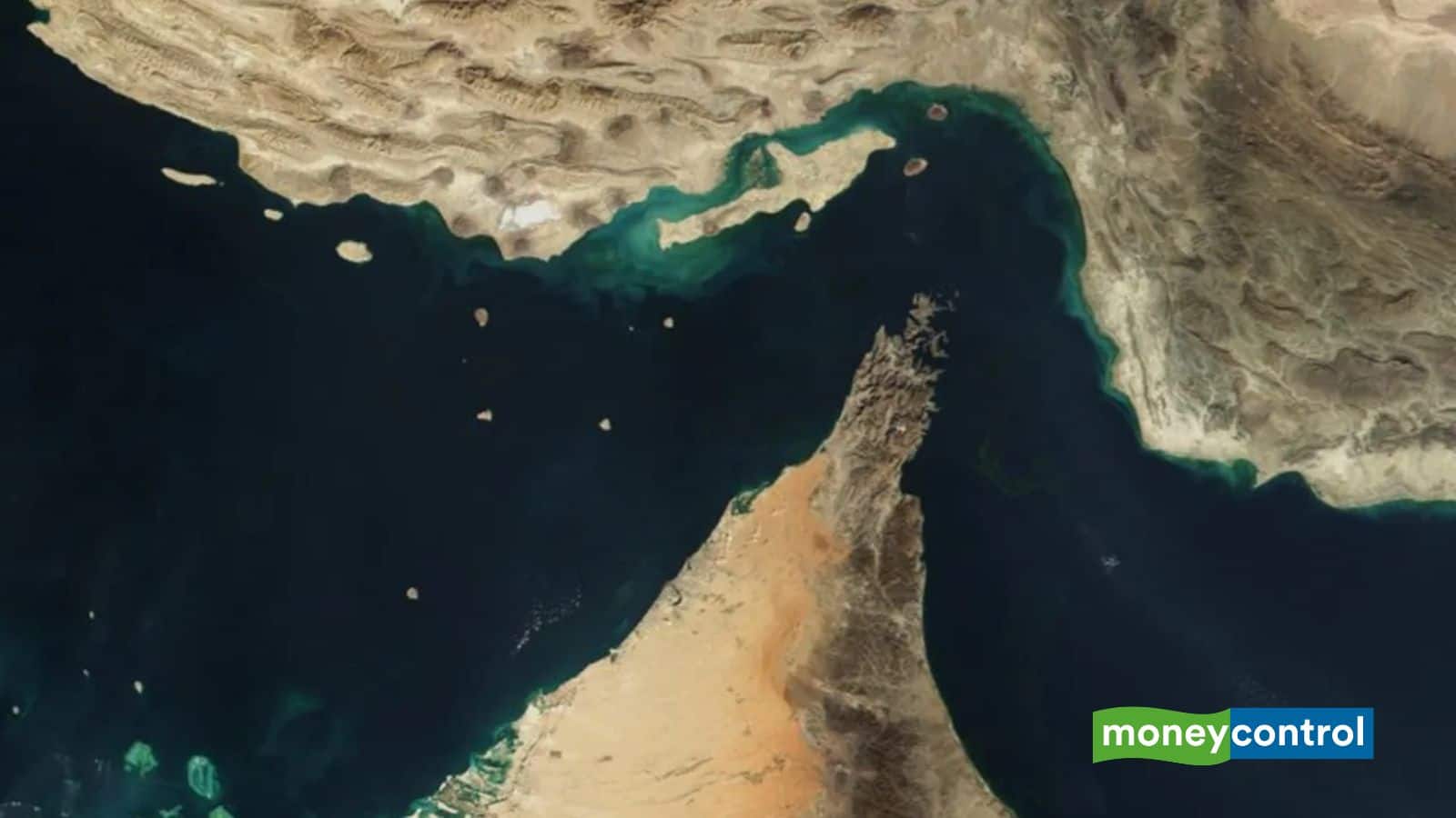 Hormuz Strait: ट्रंप की धमकियां दरकिनार, होर्मुज स्ट्रेट में जहाजों से बड़ी रकम वसूलेगा ईरान