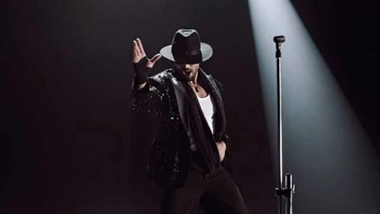 Tiger Shroff  ने 'Billie Jean' पर थिरक कर दी माइकल जैक्सन को श्रद्धांजलि, सोशल मीडिया पर वायरल हुआ 'किंग ऑफ पॉप' अवतार