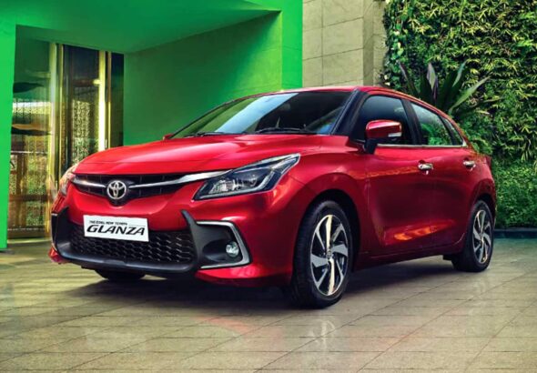 9.64 लाख रुपये में मिल रही है Toyota Glanza V AMT, 6 एयरबैग और जबरदस्त माइलेज के साथ