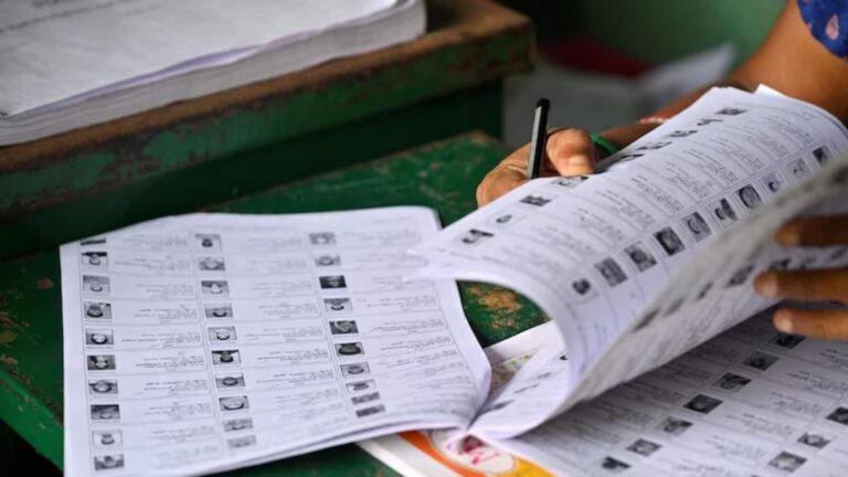 UP SIR: यूपी में बढ़े 84 लाख वोटर, फाइनल लिस्ट में भी नहीं है नाम, तो ये फॉर्म भरकर जुड़वाएं नाम