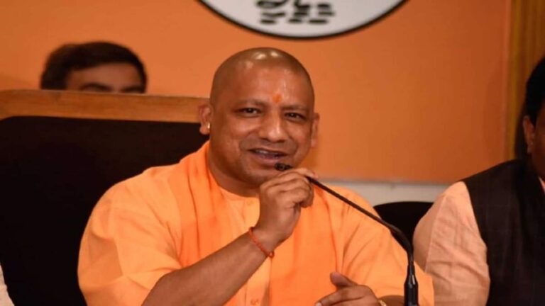 UP Shikshamitra Salary News: राज्य के शिक्षामित्रों को योगी सरकार ने दिया बड़ा तोहफा, कैबिनेट ने इसी माह से 18000 मानदेय देना किया मंजूर