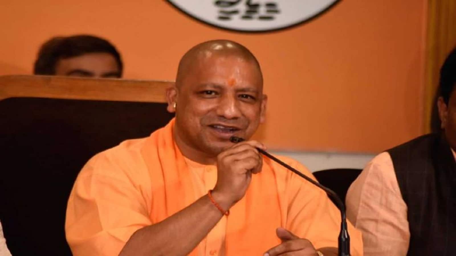 UP Shikshamitra Salary News: राज्य के शिक्षामित्रों को योगी सरकार ने दिया बड़ा तोहफा, कैबिनेट ने इसी माह से 18000 मानदेय देना किया मंजूर