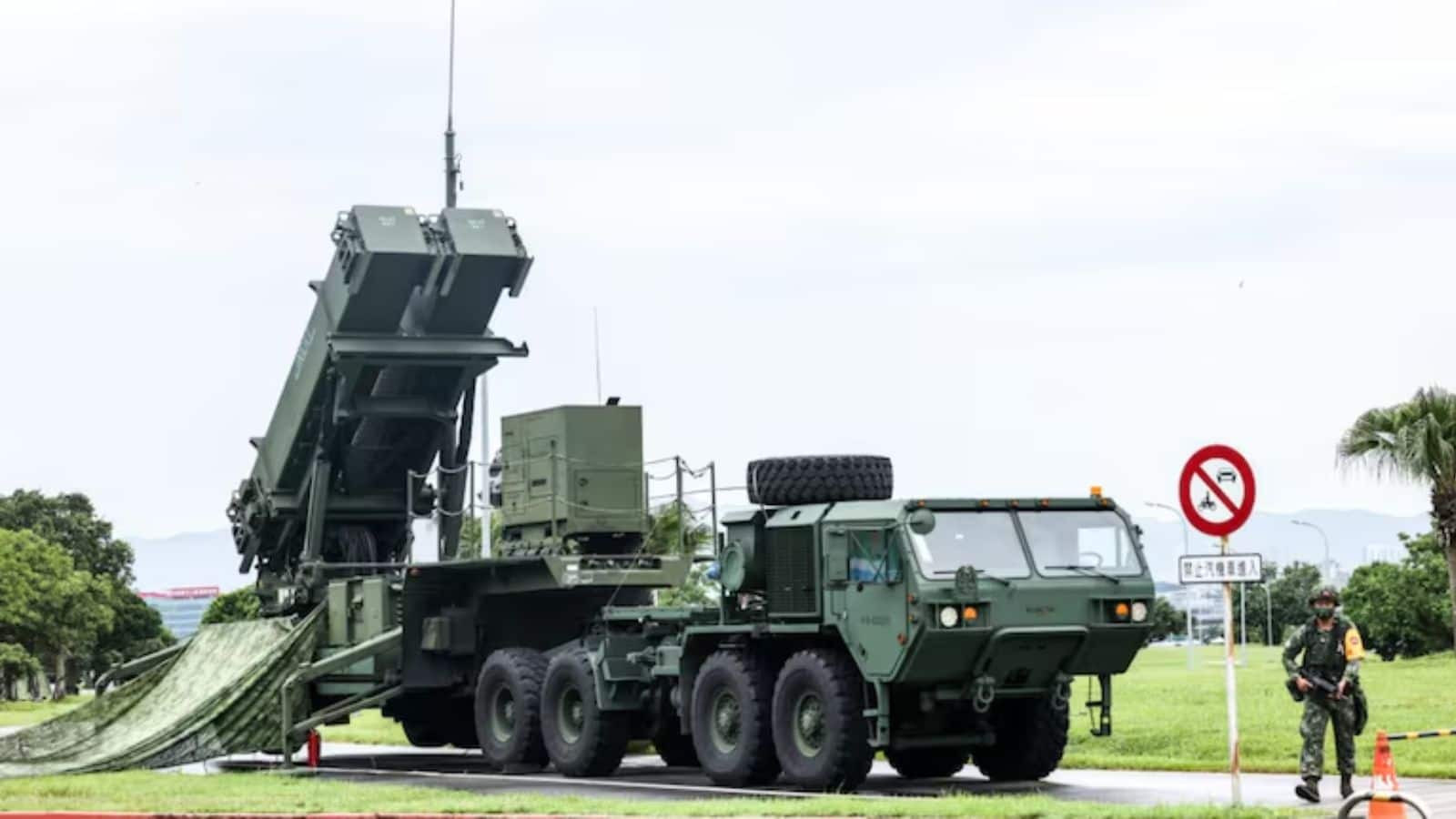 भारी संकट में अमेरिका! युद्ध के बीच मिसाइलों का भंडार हुआ खाली, ईरान जंग ने बढ़ाई ट्रंप की टेंशन; सीजफायर बढ़ाने का किया ऐलान