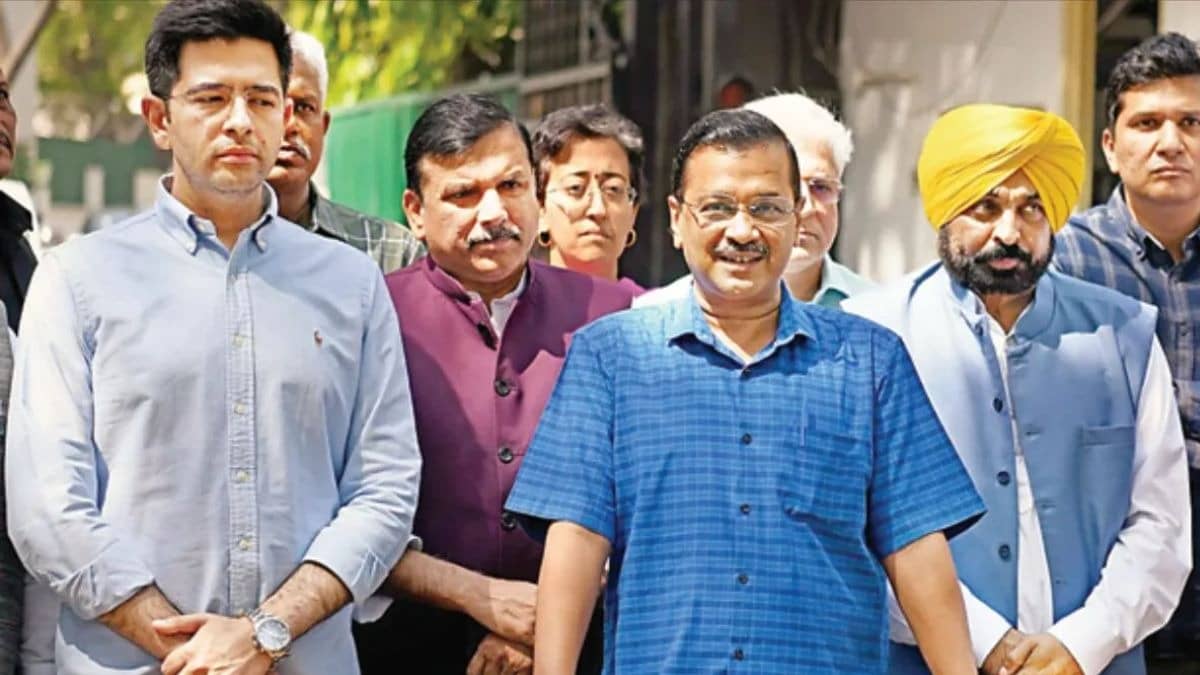 राज्यसभा में AAP के वजूद पर खतरा... क्या पंजाब में भी गिरेगी मान सरकार? राघव चड्ढा समेत 7 सांसदों के पार्टी छोड़ने के बाद अब आगे क्या?