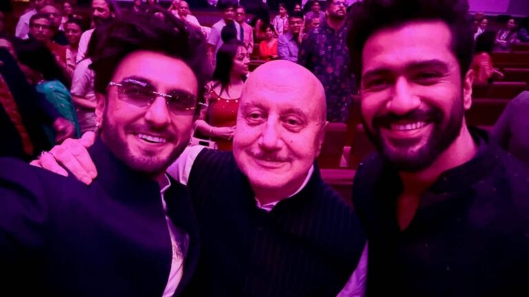 Anupam Kher: जब रणवीर-विक्की के साथ फ्रेम में आए अनुपम खेर, पोस्ट शेयर कर कही दिल जीतने वाली बात