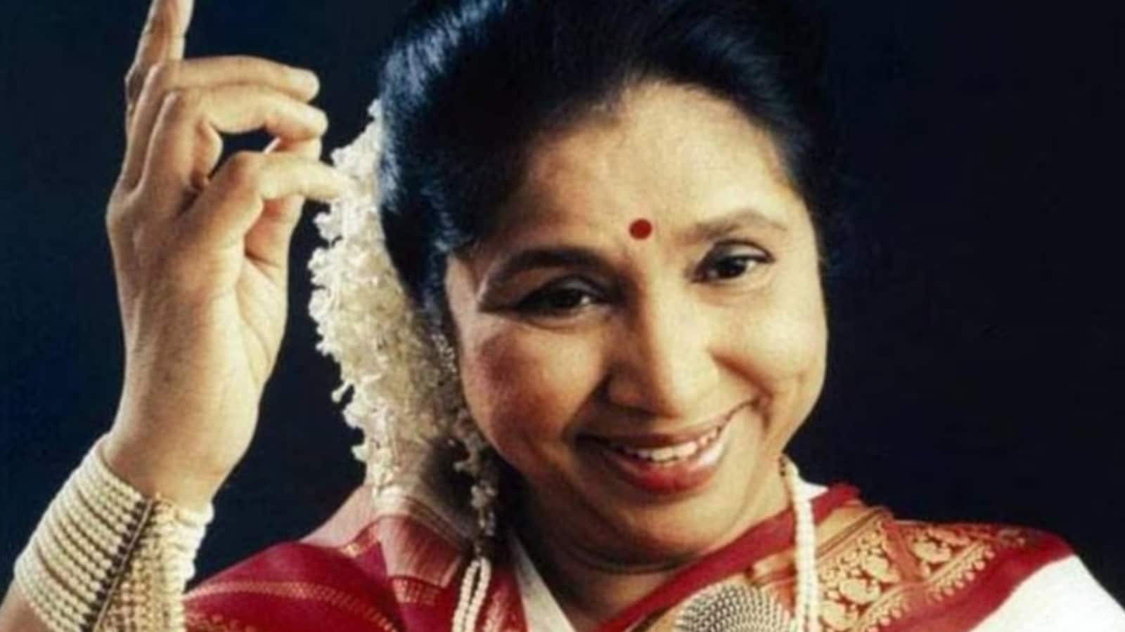 Asha Bhosale Passed Away: अभी न जाओ छोड़कर कि दिल अभी भरा नहीं..., 92 साल की उम्र में आशा भोसले का हुआ निधन