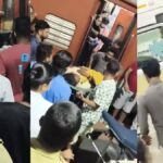 बीच सफर में शुरू हुआ लेबर पेन, तो ट्रेन का डिब्बा बना डिलीवरी रूम, यात्रियों की मदद से महिला ने दिया बच्चे को जन्म