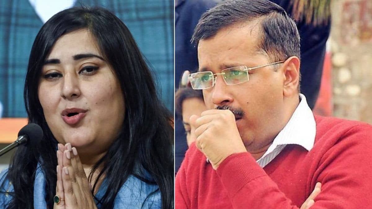 Delhi: परवेश वर्मा की पीसी के बाद बांसुरी स्वराज आईं सामने, केजरीवाल से पूछा सवाल- आप आवरण क्यों धारण करते हैं? मफलर और खांसी...