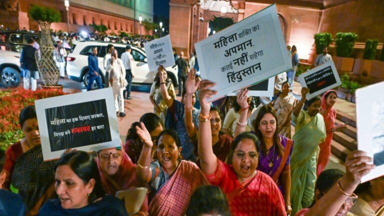 संसद के बाद सड़क पर महिला आरक्षण का संग्राम, बिल गिरने पर विपक्ष को घेरने का प्लान तैयार, NDA देशभर में करेगा प्रदर्शन