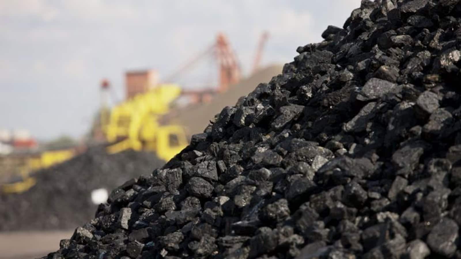 Coal India का शेयर 4% से ज्यादा चढ़ा, अच्छे Q4 नतीजों और डिविडेंड के ऐलान से बढ़ी खरीद