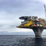 कच्चा तेल धड़ाम तो इन शेयरों में 11% का उछाल, एक नहीं चार सेक्टर्स में छाई रौनक, क्या है कनेक्शन?