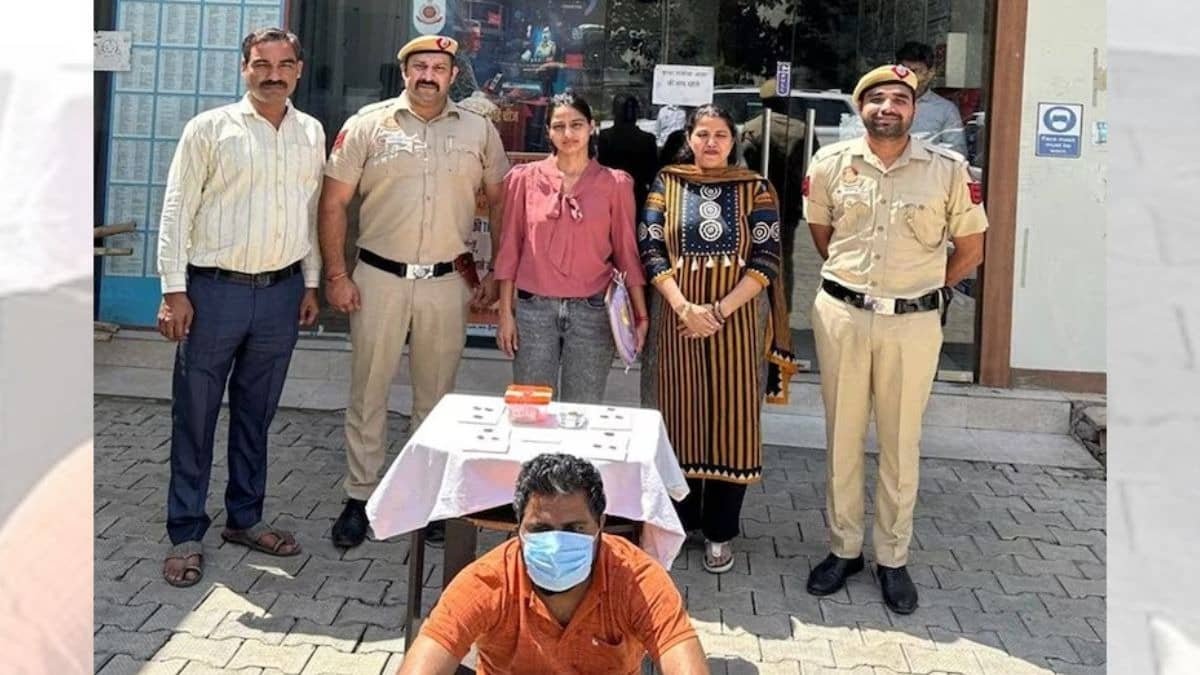 सावधान! डेटिंग ऐप्स के जरिए लड़कियों से करता था दोस्ती, फिर ब्लैकमेलिंग और खाते में सेंधमारी... दिल्ली में चल रहा 'रोमांस स्कैम', ठग गिरफ्तार