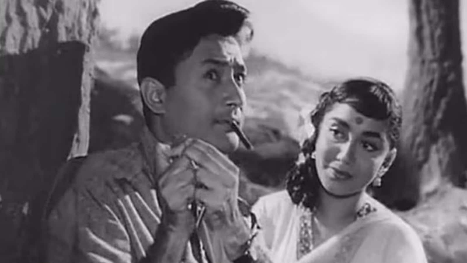 Cinema Ka Flashback: लता मंगेशकर ने 'अश्लील' कह कर किया था रिजेक्ट, देव आनंद के 45 साल पुराने इस गाने के आज भी लोग हैं दीवाने