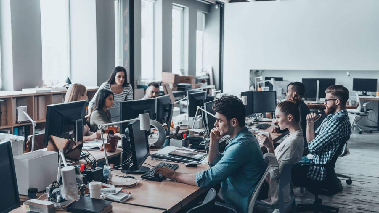 ₹5–10 लाख सैलरी वालों को झटका! अप्रैल से हर महीने कितनी कटेगी सैलरी? जानें 50% बेसिक पे का पूरा हिसाब