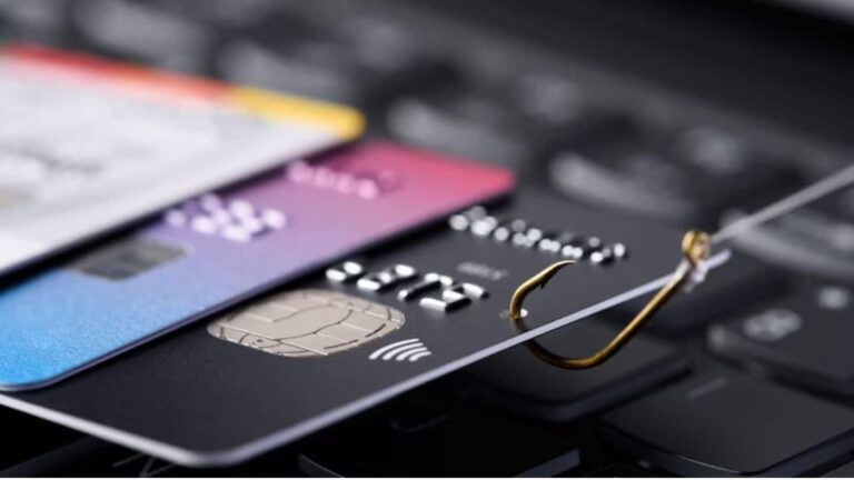 Credit Card का ‘मिनिमम ड्यू’ है सबसे बड़ा जाल! छोटी रकम भरकर भी कैसे बढ़ता जाता है कर्ज?