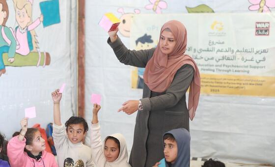 ग़ाज़ा: भय और अनिश्चितता के के बीच, उम्मीद की किरण बनी ये शिक्षिका