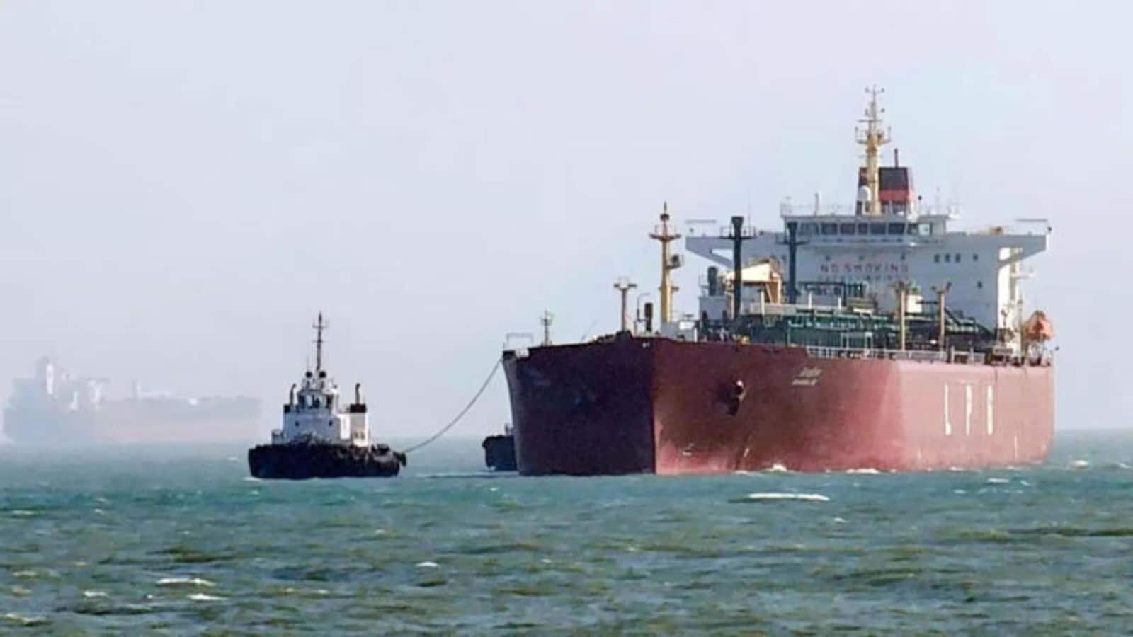 Indian LPG Tankers News: होर्मुज से सुरक्षित निकले दो और भारतीय टैंकर! 16 अभी भी खाड़ी में फंसे, जानें- कब तक पहुंचेगा भारत