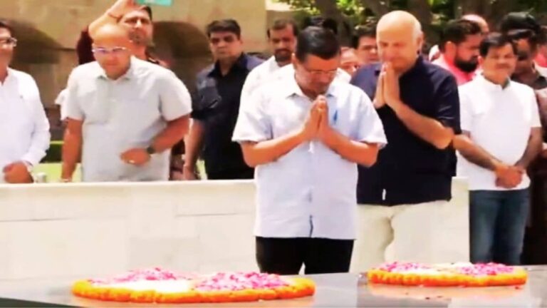 आतिशी-सिसोदिया संग राजघाट पहुंचे केजरीवाल, जस्टिस स्वर्ण कांता के खिलाफ शुरू किया 'सत्याग्रह', कहा- हमें न्याय प्रणाली पर भरोसा, लेकिन...