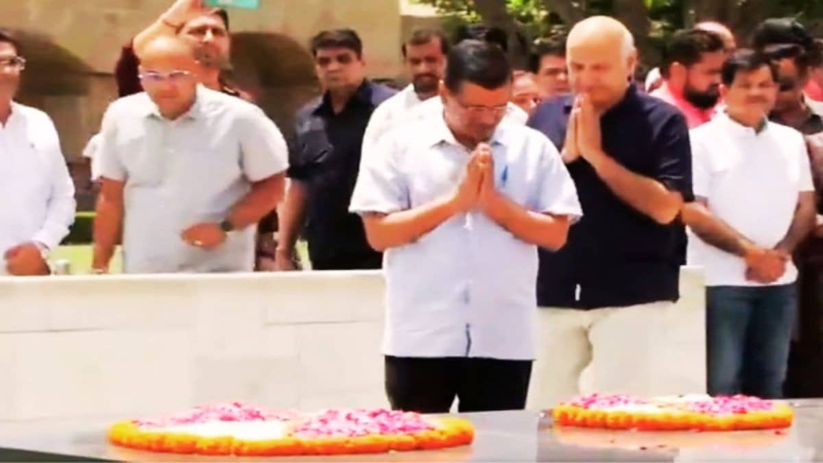 आतिशी-सिसोदिया संग राजघाट पहुंचे केजरीवाल, जस्टिस स्वर्ण कांता के खिलाफ शुरू किया 'सत्याग्रह', कहा- हमें न्याय प्रणाली पर भरोसा, लेकिन...