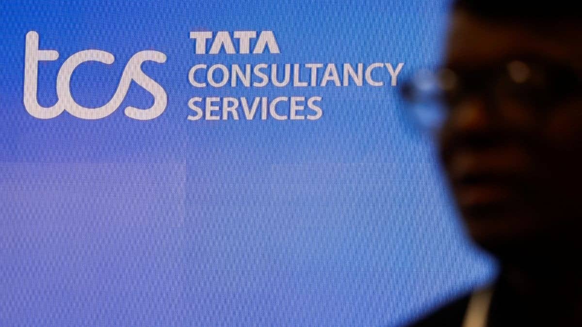 धर्मांतरण मामले में फंसी TCS का बड़ा फैसला: नासिक यूनिट में काम सस्पेंड, कर्मचारियों को कैंपस न आने का निर्देश, नई भर्तियों पर लगी रोक