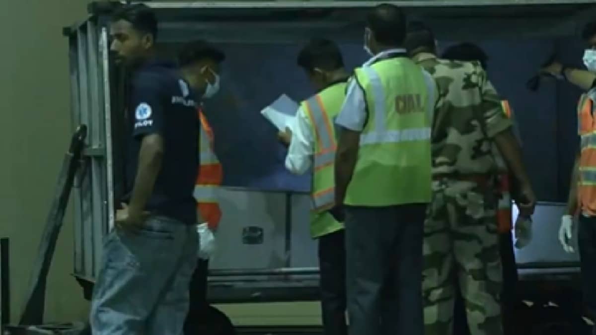 कुवैत से कोच्चि एयरपोर्ट पहुंची स्पेशल फ्लाइट, विमान में थे 20 भारतीयों के शव, क्या है पूरा मामला?