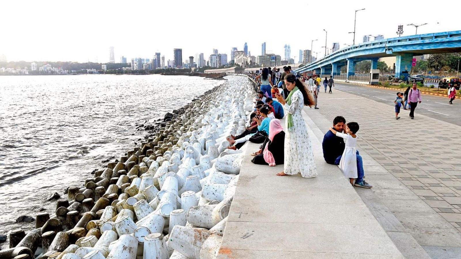 Mumbai Accident: मुंबई के मरीन ड्राइव पर सुबह-सुबह बाइक का कहर! बुजुर्ग समेत 3 लोगों की दर्दनाक मौत