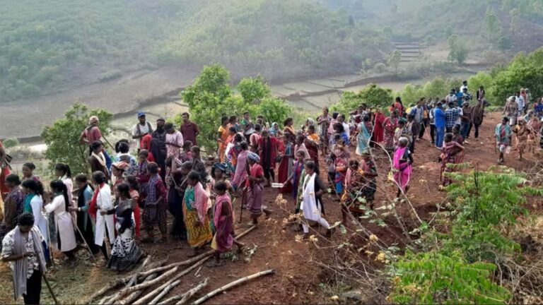 Odisha Tribal Clashes: ओडिशा में खनन विवाद ने लिया हिंसक रूप, पुलिस पर कुल्हाड़ी-पत्थरों से किया गया हमला, 70 लोग घायल