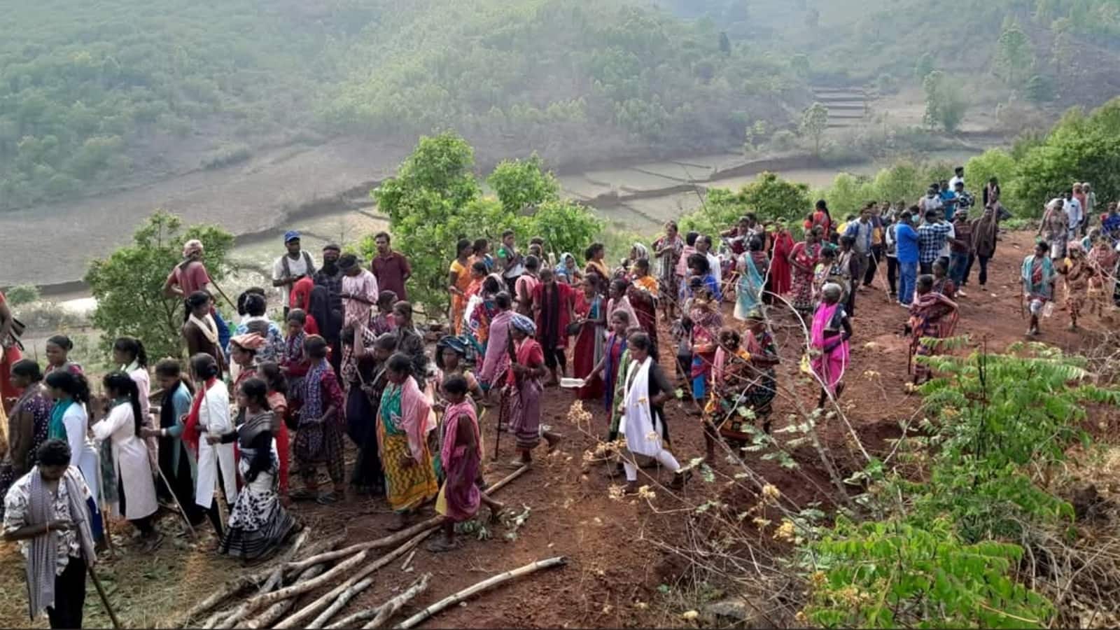 Odisha Tribal Clashes: ओडिशा में खनन विवाद ने लिया हिंसक रूप, पुलिस पर कुल्हाड़ी-पत्थरों से किया गया हमला, 70 लोग घायल
