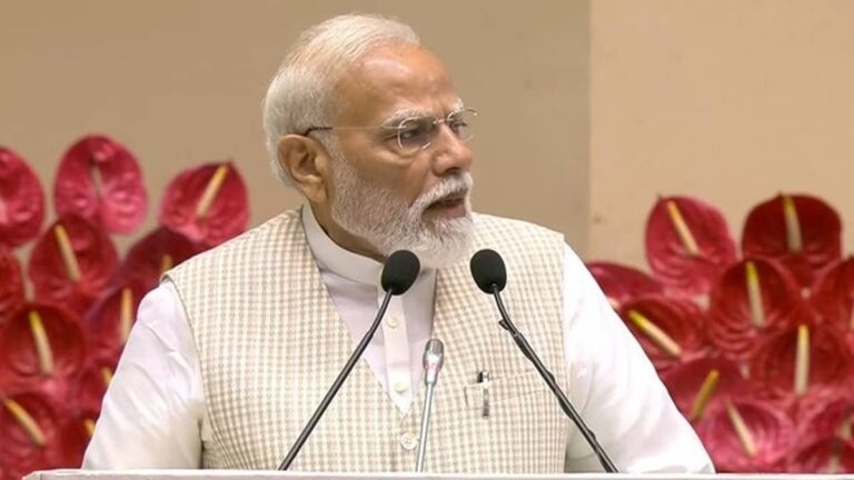 Women Reservation Bill: 'कुछ भी ऐसा ना करें, जिससे नारी शक्ति की भावनाएं आहत हो', वोटिंग से पहले PM मोदी की भावनात्मक अपील, खड़गे ने क्या कहा?