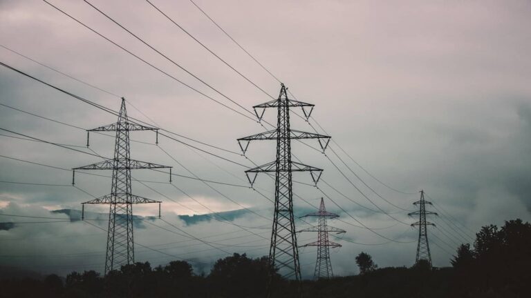 FY26 में Indian Energy Exchange पर इलेक्ट्रिसिटी ट्रेड ने तोड़े रिकॉर्ड, 17% बढ़ा; शेयर 4% चढ़ा