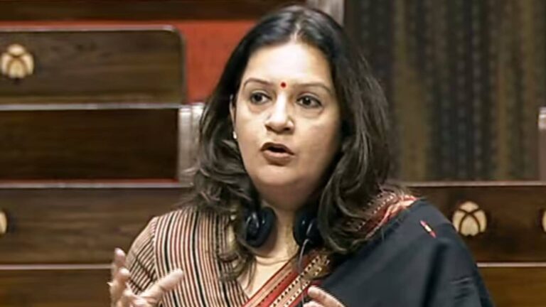 'US का गन कल्चर नरक जैसा...', ट्रंप के कार्यक्रम में शूटिंग के बाद प्रियंका चतुर्वेदी ने उठाए सवाल, बयान बटोर रहा सुर्खियां