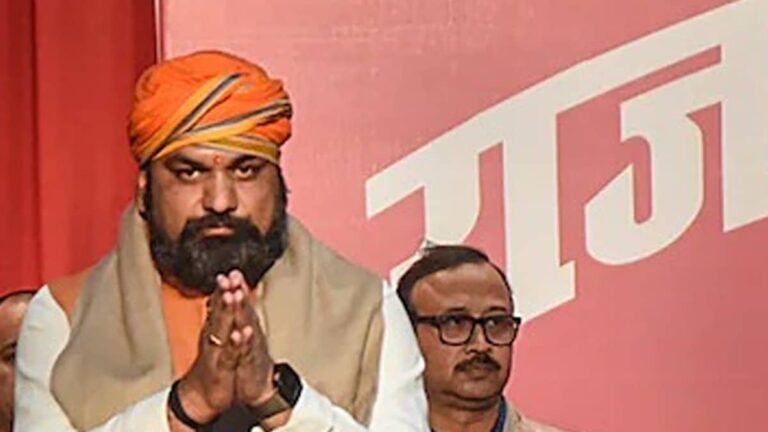 Samrat Chaudhary Oath: शपथ से पहले भगवान के दरबार पहुंचे सम्राट चौधरी, पंचरूपी हनुमान मंदिर में की पूजा-अर्चना