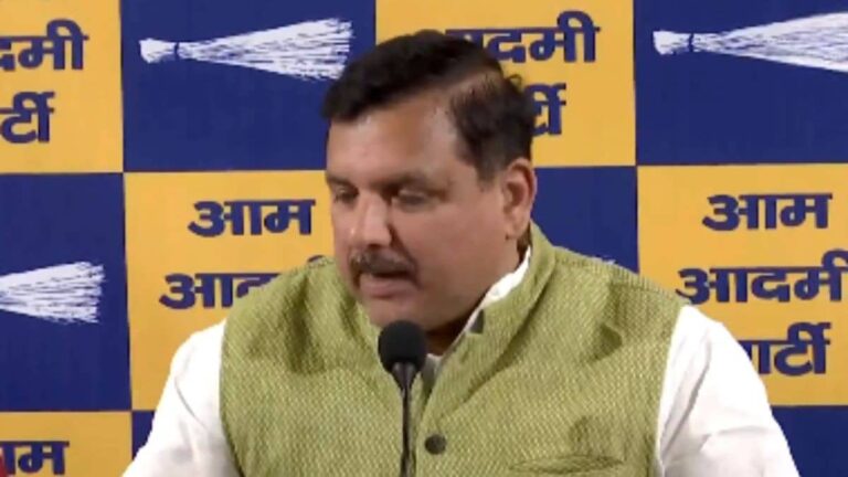‘सात सांसदों ने पंजाब के लोगों की पीठ में छुरा घोंपा’, राघव चड्ढा के पार्टी छोड़ने के ऐलान के बाद AAP में खलबली; BJP पर मढ़ रही आरोप