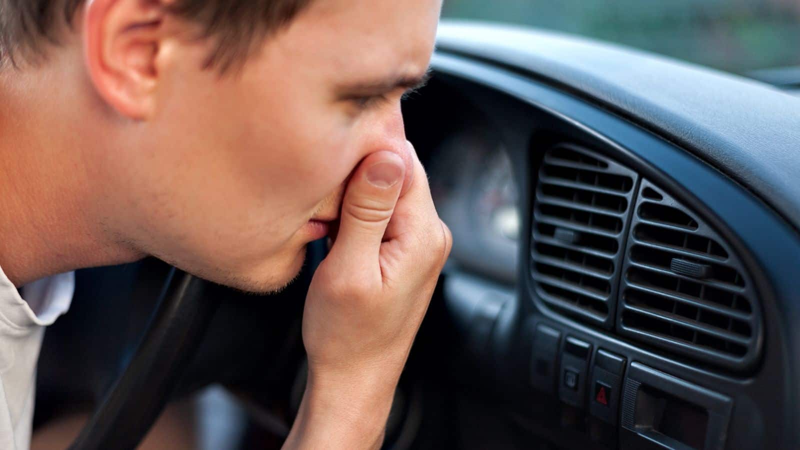 उमस भरे मौसम में पसीने की बदबू अब नहीं करेगी परेशान, ये असरदार देसी उपाय देंगे आपको लंबे समय तक ताजगी और आराम