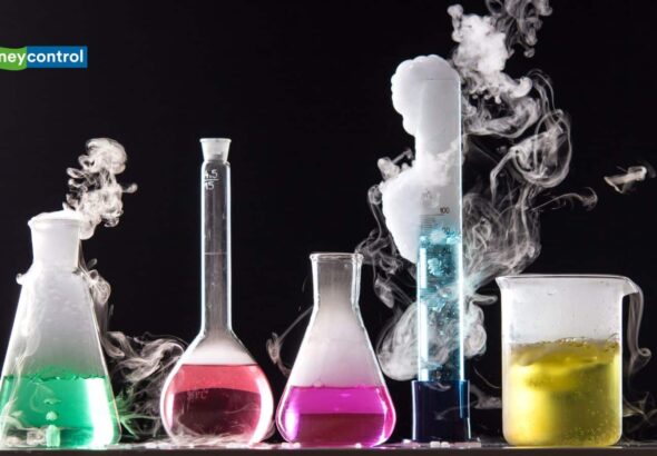 हालिया गिरावट में भी नहीं फिसले ये स्पेशियलिटी केमिकल स्टॉक्स, जानिए आपको इन पर क्यों रखनी चाहिए नजर