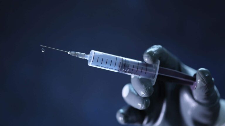 पाकिस्तान में 331 मासूमों को हुआ HIV, एक ही सीरिंज से कई बच्चों को लगाया इंजेक्शन! सरकारी अस्पताल में इलाज नहीं बंट रही मौत