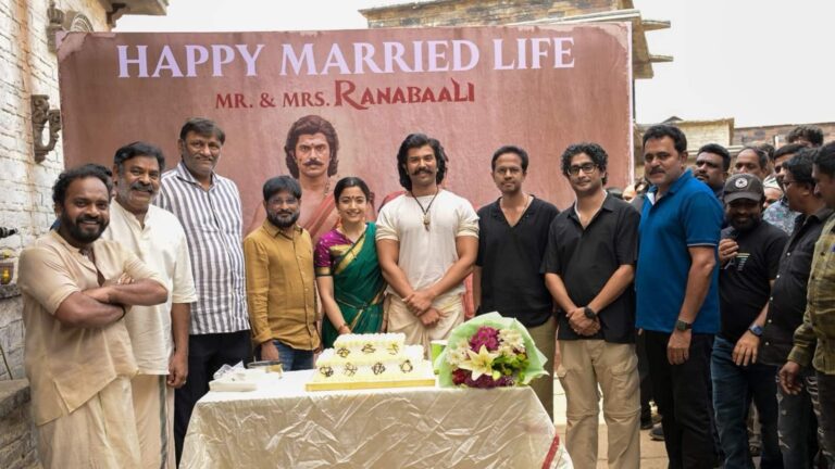 Ranabaali: विजय-रश्मिका मंदाना का माइथ्री मूवी मेकर्स ने 'राणाबाली' के सेट पर किया ग्रैंड वेलकम, शेयर की खूबसूरत फोटोज