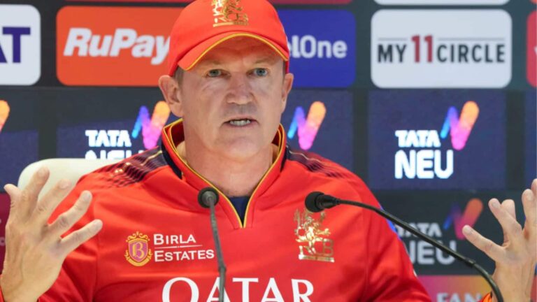IPL 2026: RCB के हेड कोच को लगा बड़ा झटका, BCCI ने इस वजह से ठोका जुर्माना