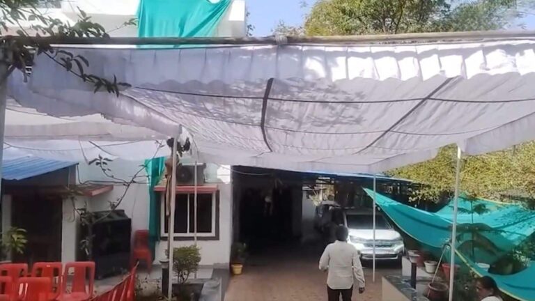 भोपाल में IPS की बेटी ने घर में लगाई फांसी, सुसाइड नोट भी छोड़ा, 16 साल पहले गोद लिया था! क्यों उठाया ऐसा कदम?