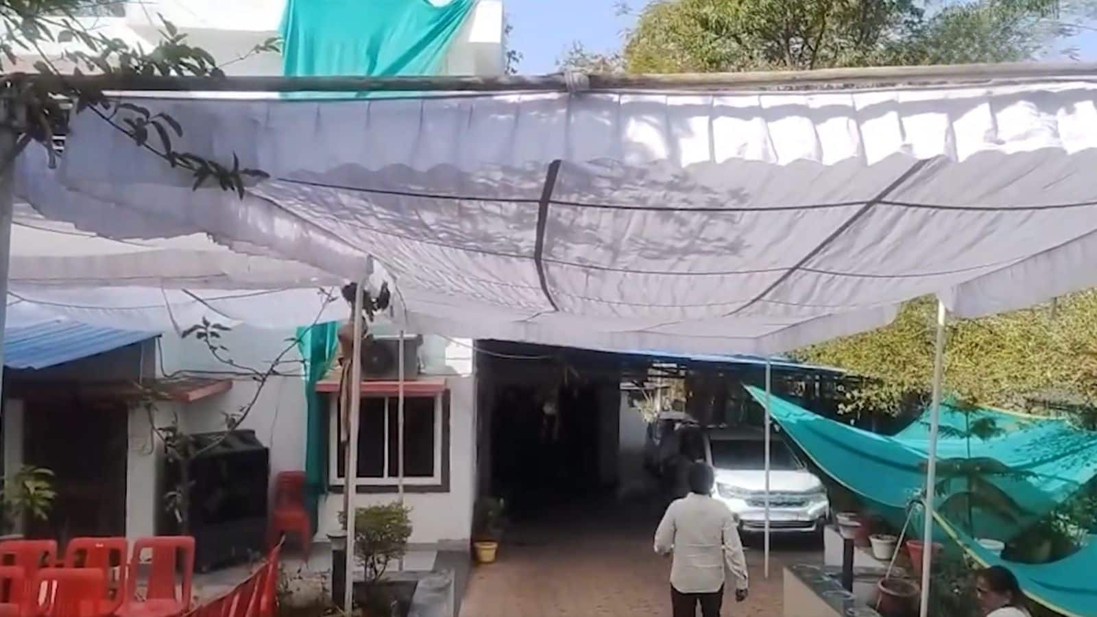 भोपाल में IPS की बेटी ने घर में लगाई फांसी, सुसाइड नोट भी छोड़ा, 16 साल पहले गोद लिया था! क्यों उठाया ऐसा कदम?