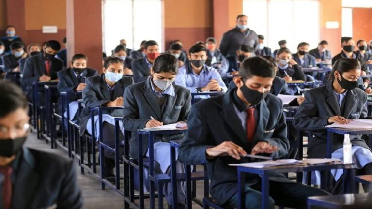 CBSE 3 language rule for 9th-10th: सीबीएसई के 3 भाषा फॉर्मूला के ये नियम जरूर जानें, 10वीं के छात्रों को बोर्ड ने दी है ये बड़ी राहत