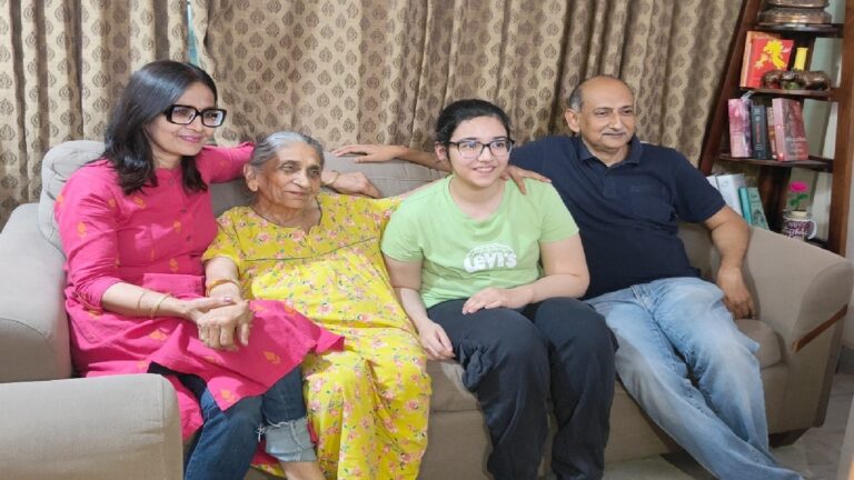 CISCE 12th Topper Marksheet: 12वीं में 4 सब्जेक्ट में 100 में 100 एक में 99, टॉपर शांभवी ने कैसे पाए इतने नंबर?