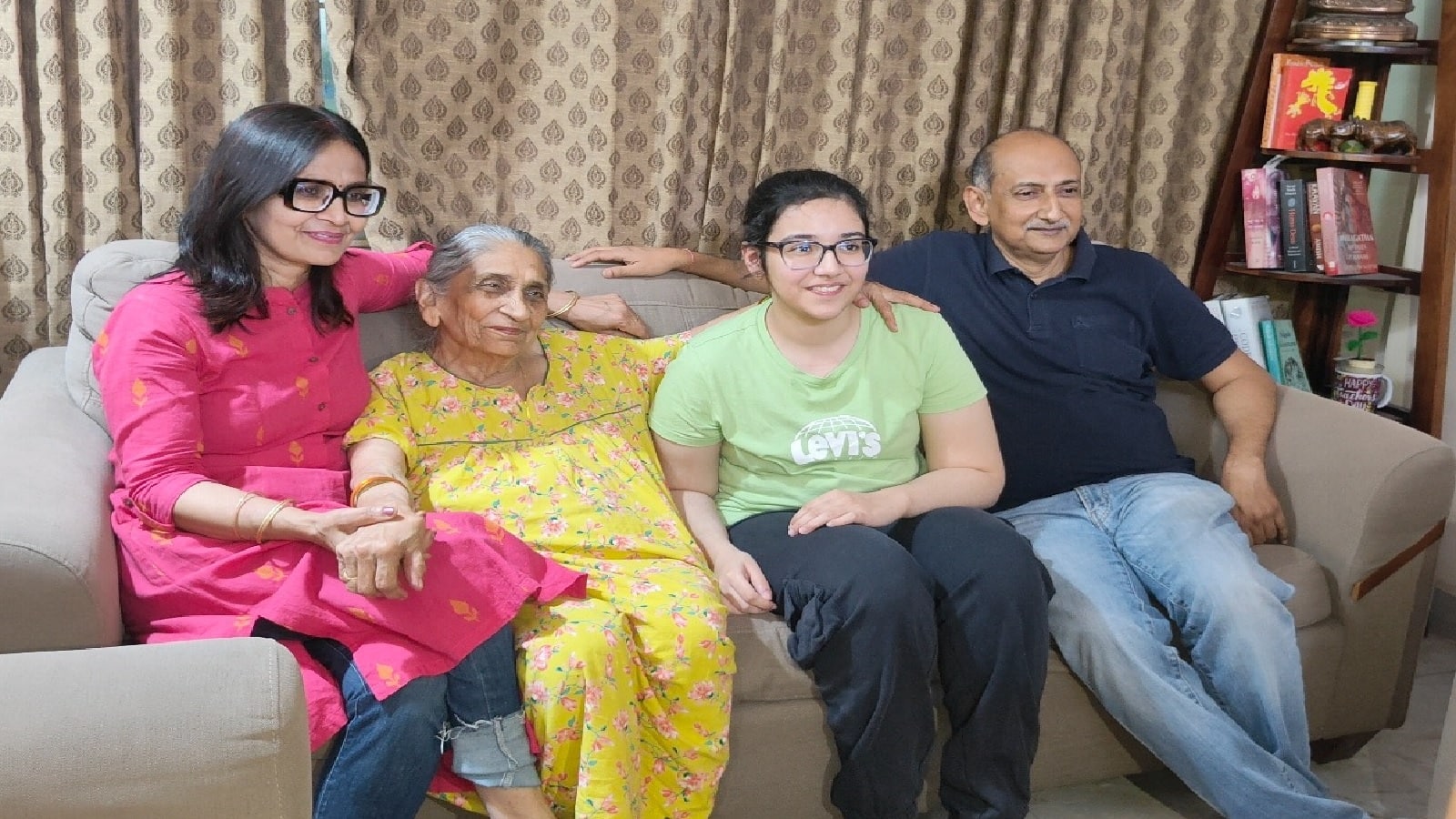 CISCE 12th Topper Marksheet: 12वीं में 4 सब्जेक्ट में 100 में 100 एक में 99, टॉपर शांभवी ने कैसे पाए इतने नंबर?