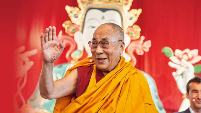 दलाई लामा को लेकर बौखला गया चीन, तिब्बत में ऐसा क्या होने वाला है कि ड्रैगन को लग रही मिर्ची?
