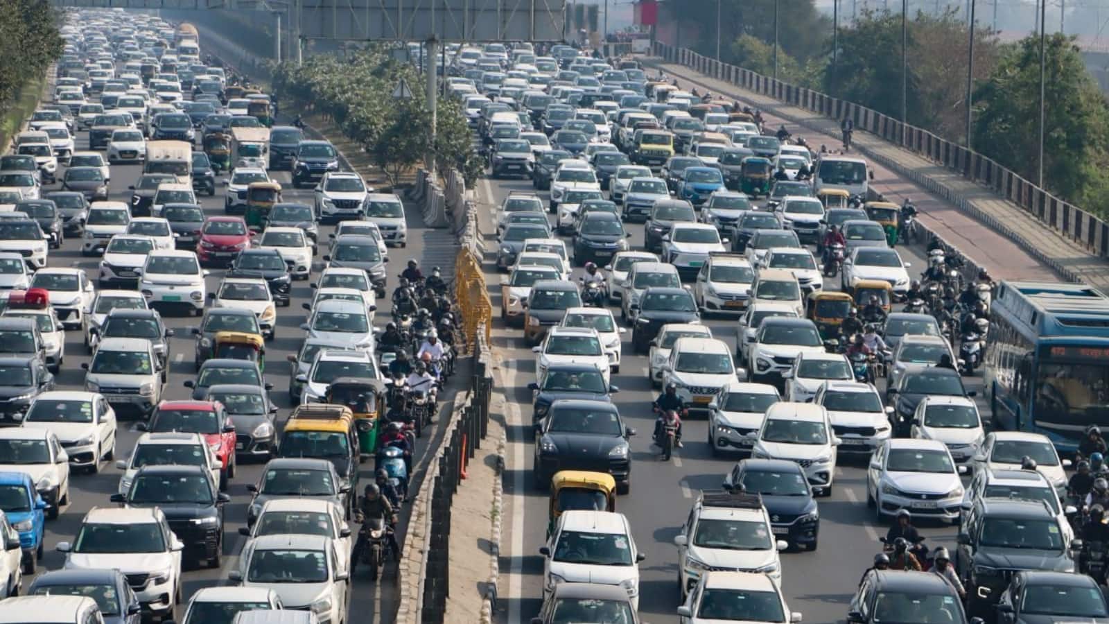 Delhi Traffic Update: दिल्ली में 6 मई को ट्रैफिक अलर्ट, राजघाट कार्यक्रम के चलते कई चौराहों पर डायवर्जन लागू, पुलिस ने जारी की एडवाइजरी
