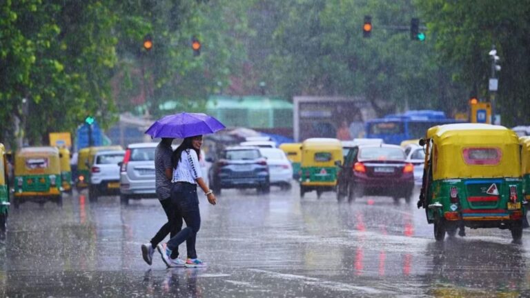Delhi Weather Today: दिल्लीवासियों को मिलेगी लू से राहत! IMD ने जारी किया आंधी-बारिश का येलो अलर्ट