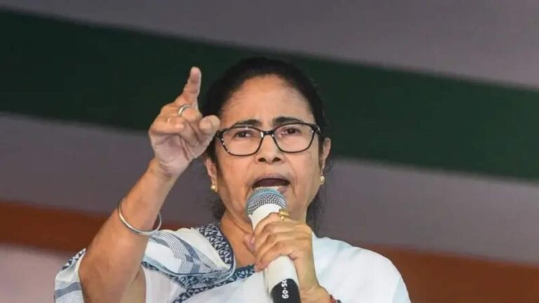 ममता बनर्जी की सादगी के चर्चों के बीच जानिए उनके पास कितना सोना, कितनी ज्वैलरी?