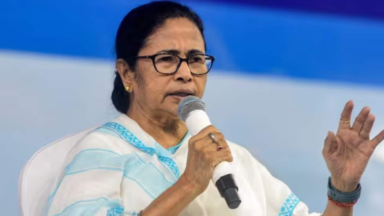 Mamata Banerjee: "जो पार्टी से जाना चाहते हैं, उन्हें जाने दीजिए..." चुनावी हार के बाद ममता बनर्जी ने TMC नेताओं से ऐसा क्यों कहा