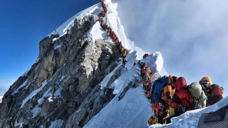 एवरेस्ट से उतरते समय 2 भारतीयों की मौत, कौन थे ये दोनों लोग? नेपाल से आई ये दुखद खबर